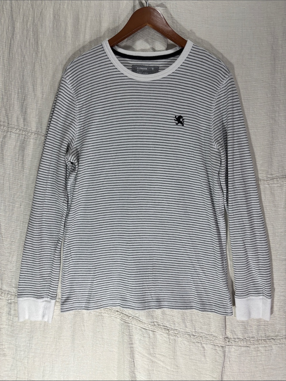 Express Men’s White and Gray Striped Crewneck Sweater